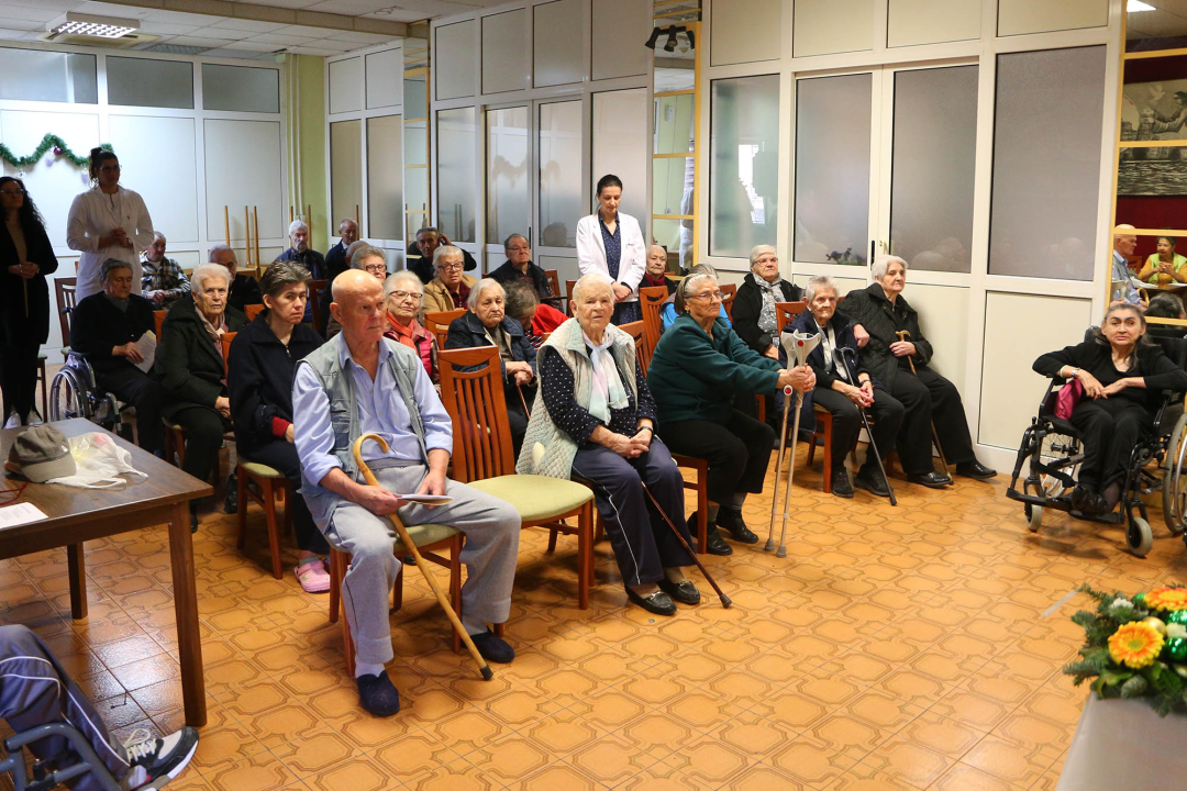 Božićno misno slavlje u Cvjetnom domu predvodio biskup Rogić