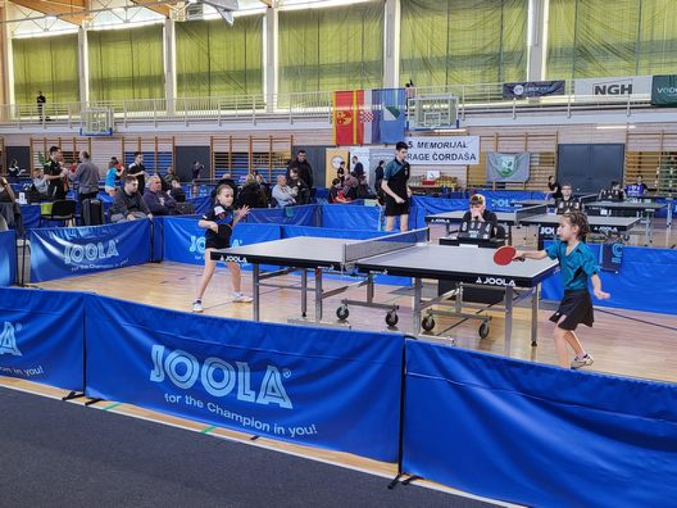 Šibenske stolnotenisačice se zadovoljne vraćaju iz Gupčeve Stubice