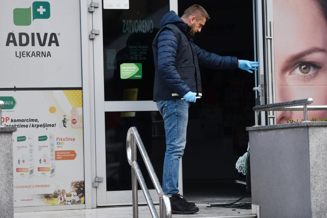 Provaljeno u ljekarnu kod Tommya na Vidicima: Netko je razbio ulazna vrata 
