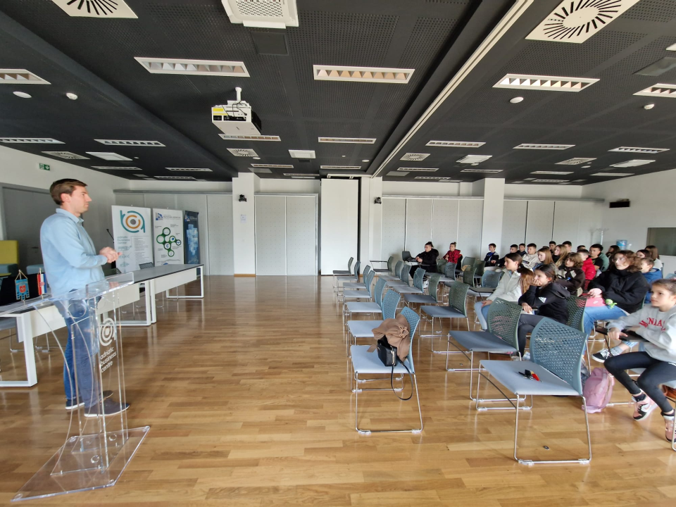 Počela provedba terenske nastave u sklopu projekta Regionalni znanstveni centar RaSTEM 