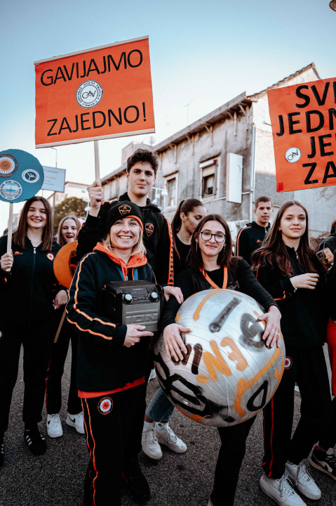 Maškarana povorka prošla kroz grad (1. dio): Najbolja maska Lego, najprovokativnija Oko sokolovo  