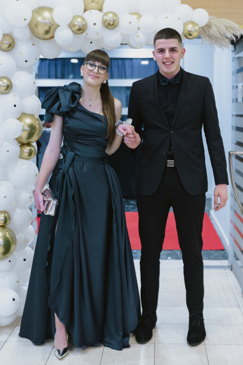 Učenici Medicinske škole Šibenik u večeri koju će pamtiti do kraja života (1. dio)