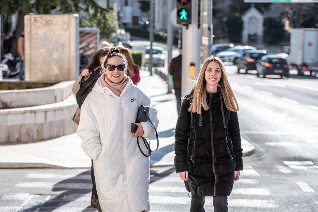 Lijepe dame iz Đira pokazale ležerne kombinacije u koje ćete se zaljubiti