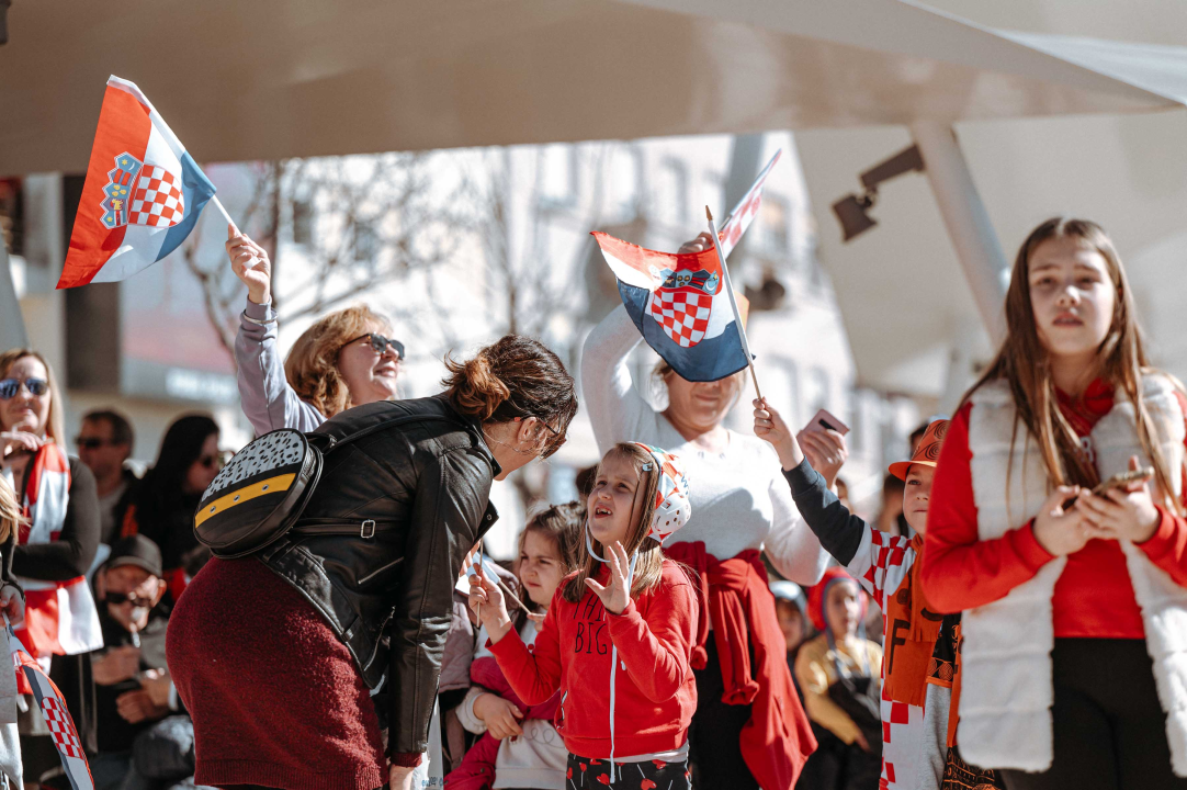 Šibenčani masovno dočekali svjetske prvake, Tucak: 'Gdje god pođem osjećam ljubav koju mi pružate'