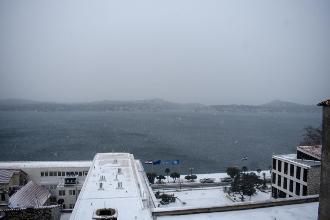 Ovako je Šibenik izgledao na današnji dan 2018. godine, danas je 19 stupnjeva više