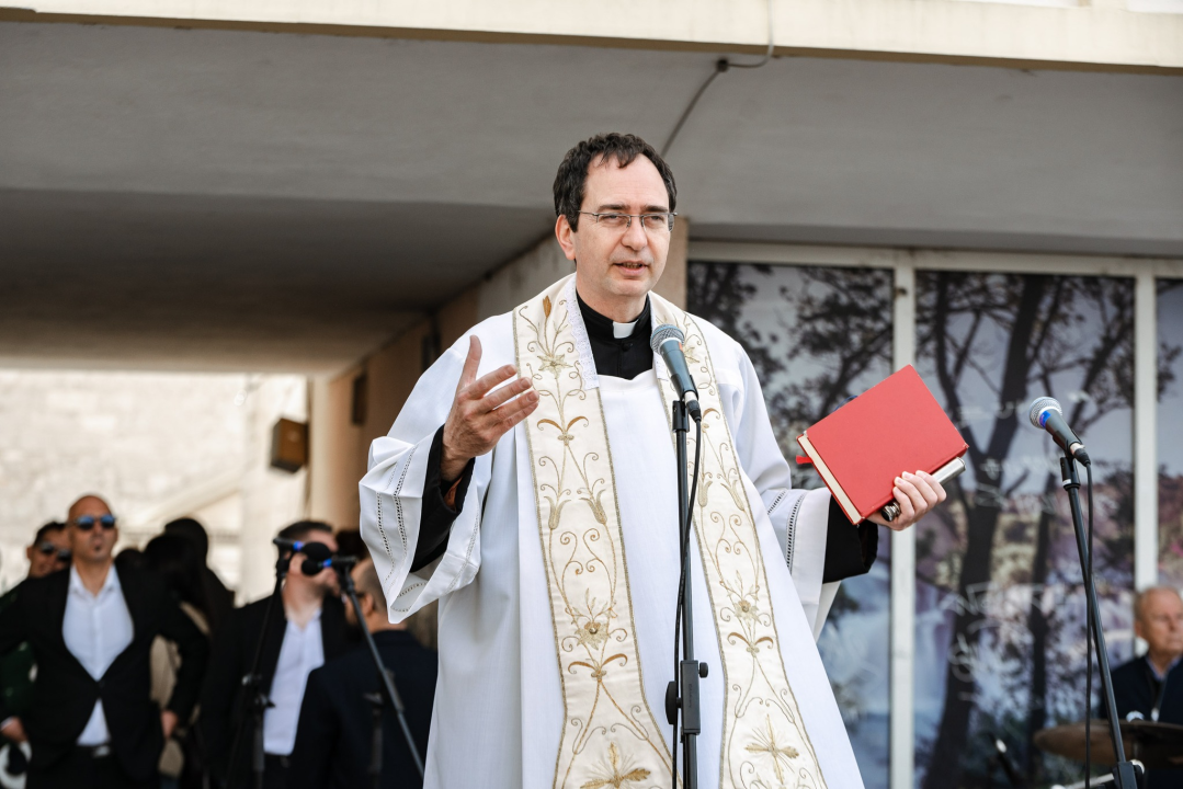 Uskrsni doručak i ove godine privukao brojne Šibenčane, fritaja 'planula' u nekoliko minuta