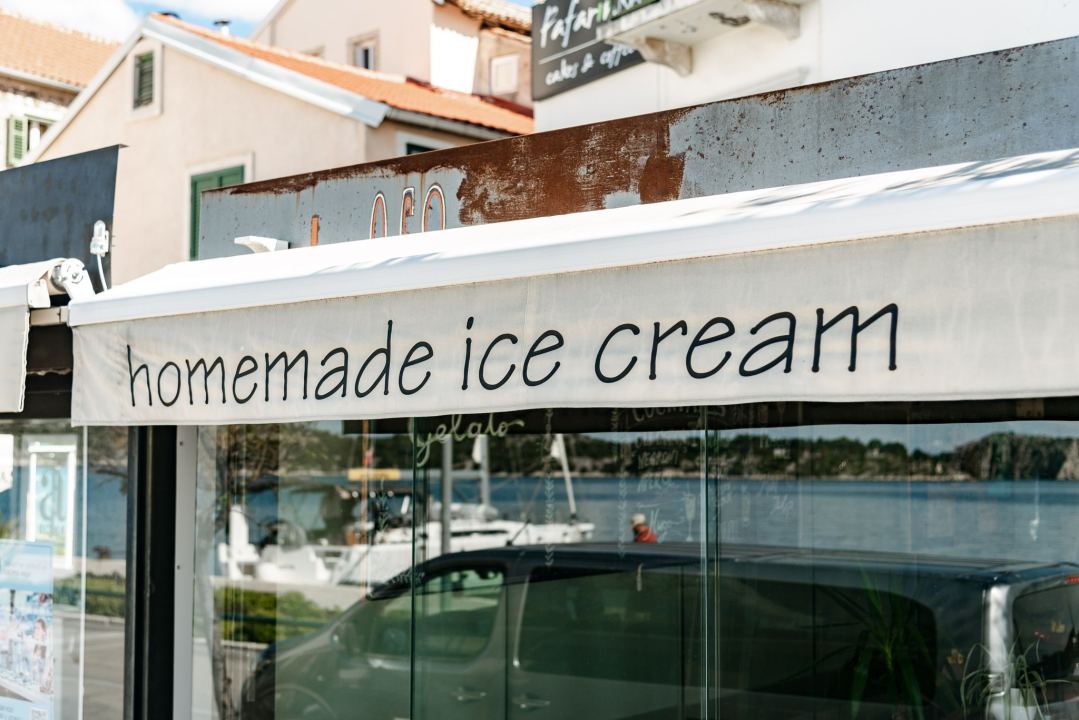 Šibenske ulice ovog ljeta bez škrinja sa sladoledima, moraju biti unutar objekta 