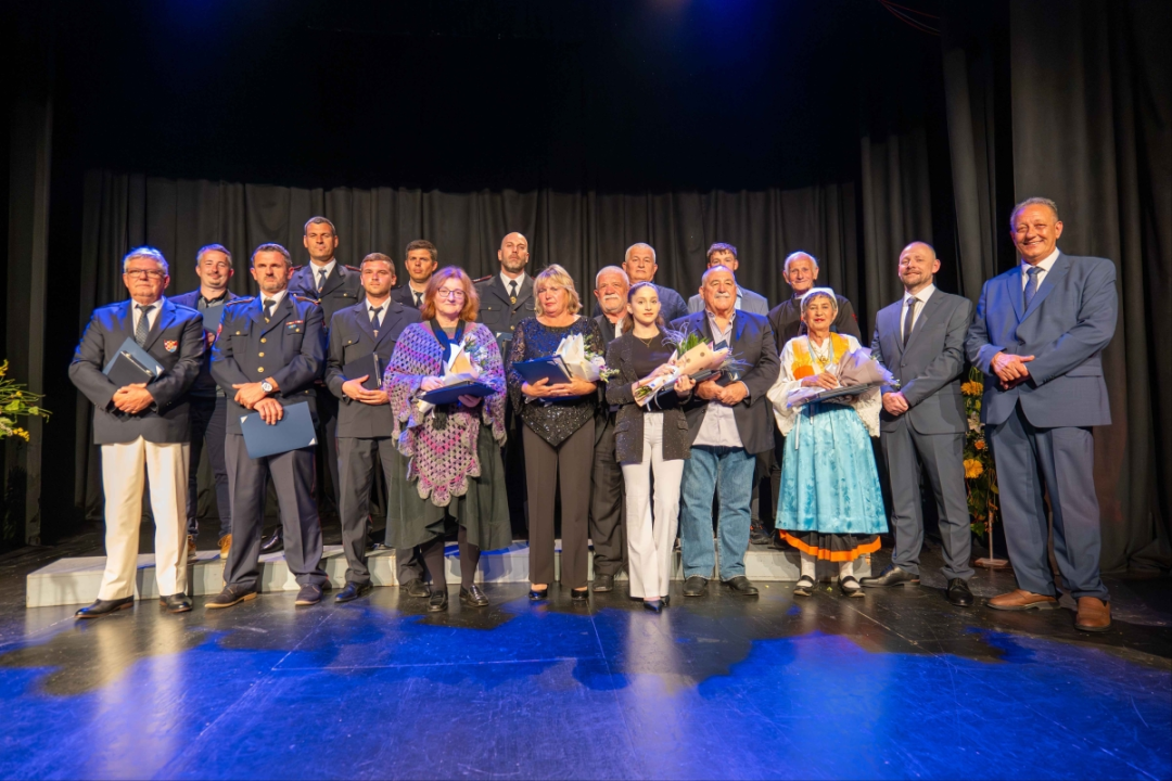 Dodijeljene plakete i nagrade zaslužnima na svečanoj sjednici Gradskog vijeća Vodica