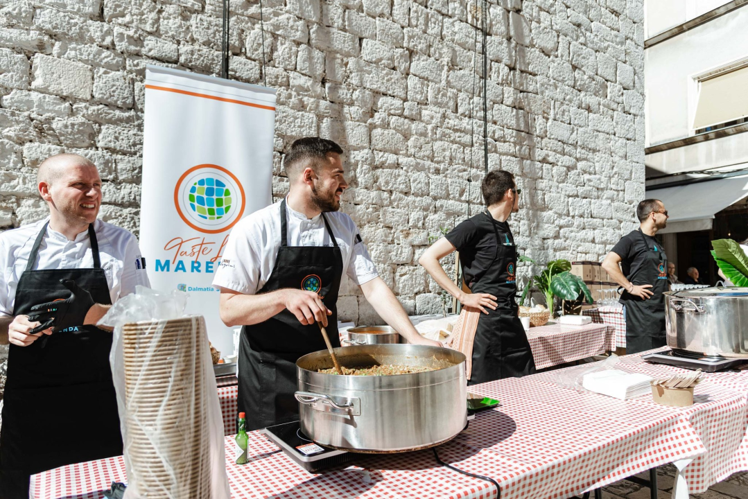 Marenda na Maloj loži: Tradicionalni recepti, klapa, radionice...