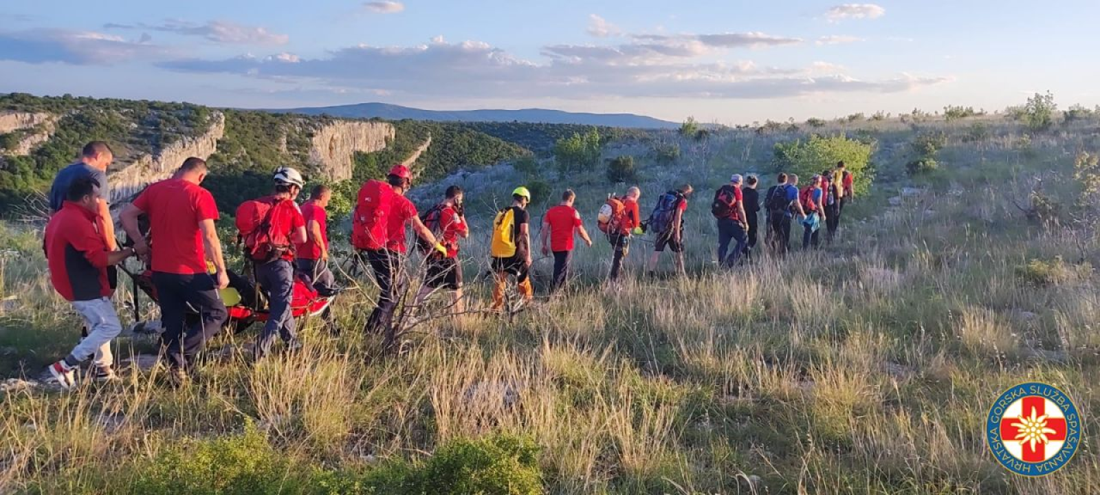Šibenski HGSS-ovci iz kanjona Čikole izvukli ozlijeđenu ženu