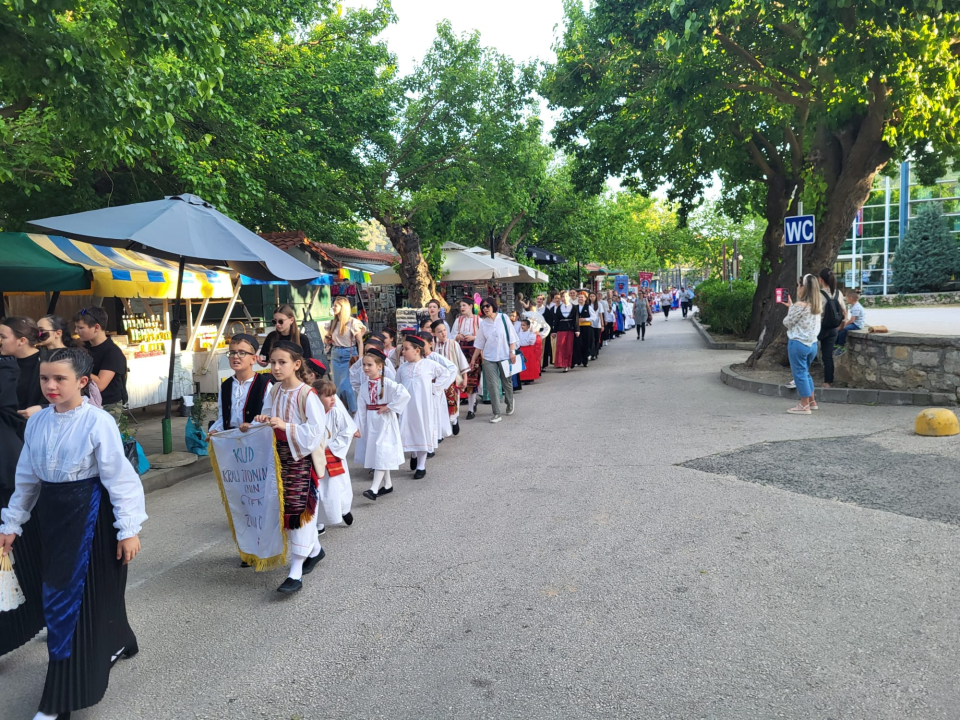 Smotra dječjeg folklora u Skradinu okupila djecu iz 11 skupina