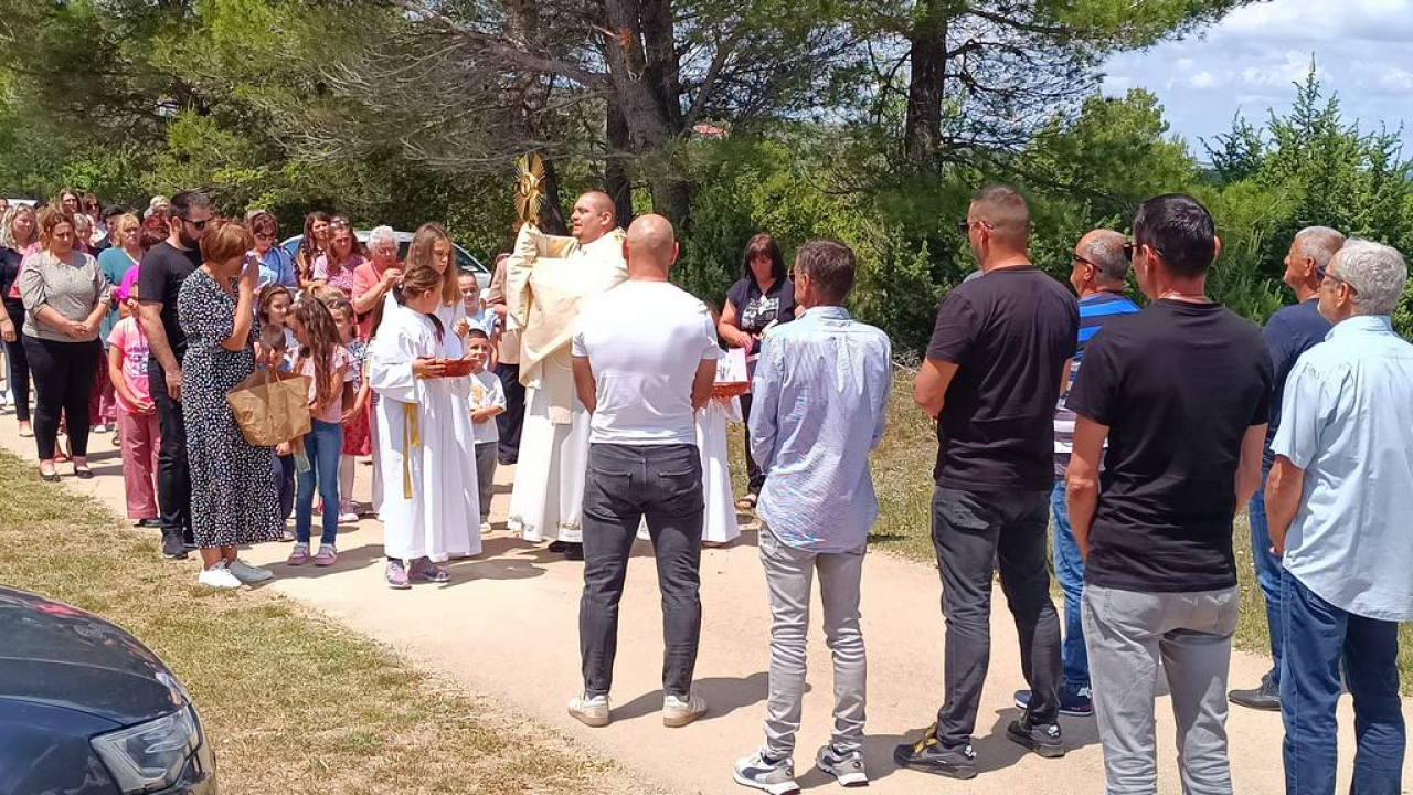 Svečanim misnim slavljem proslavljen blagdan Tijelova u Vukšiću