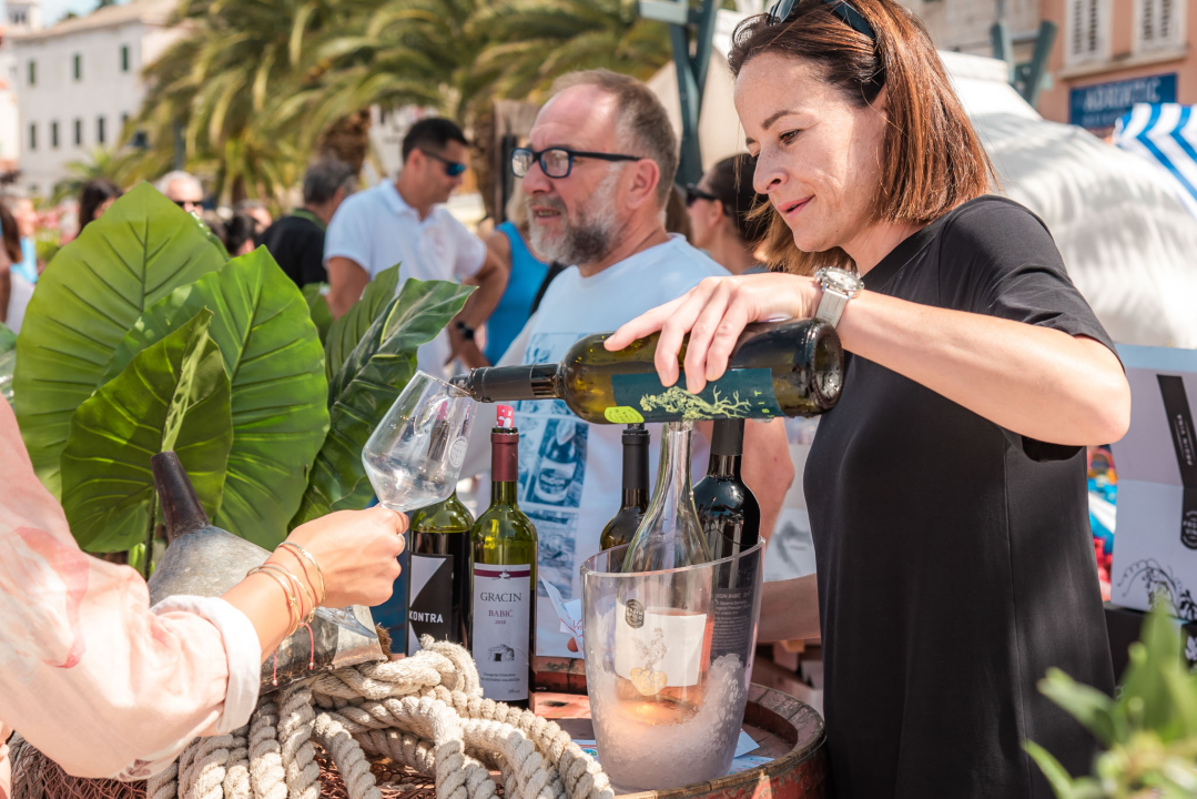 Pogledajte atmosferu jučerašnje marende u Rogoznici!