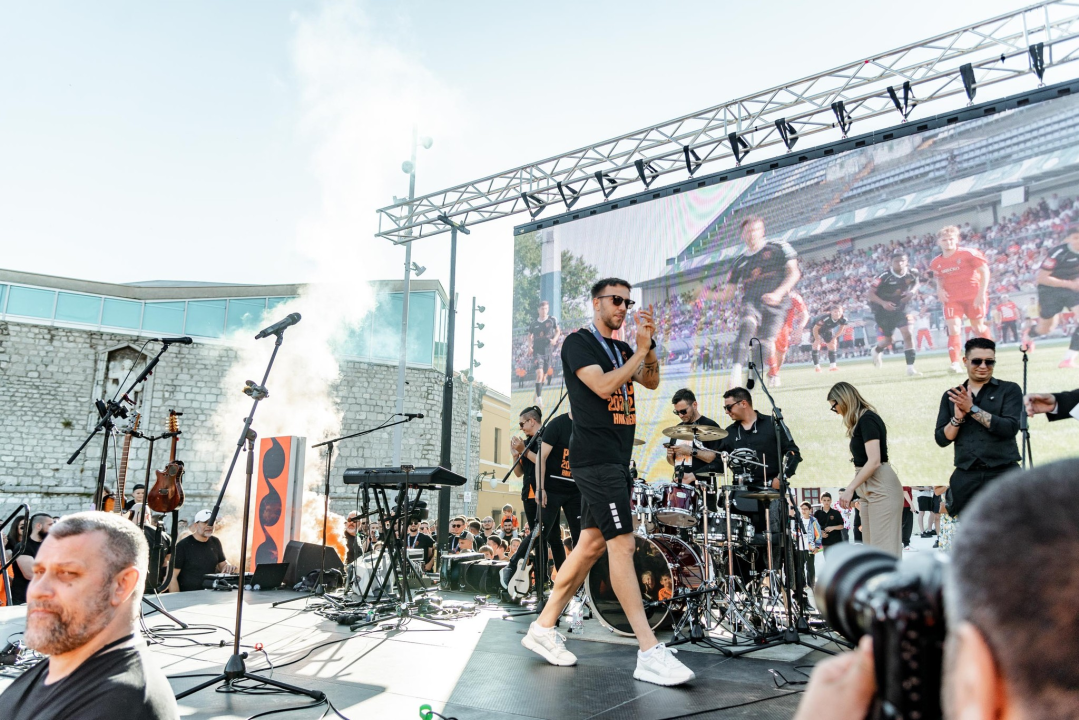 Šibenik dočekao svoje heroje u narančastom: 'Carević ostaje, sezona time završena'