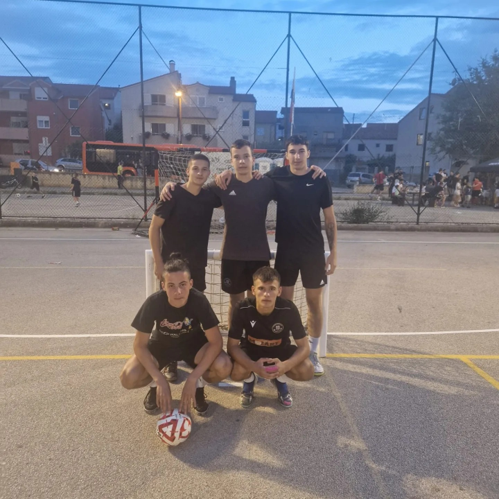 Završen prvi dan malonogometnog turnira Mini Masters Meterize, večeras od 20 sati nova uzbuđenja