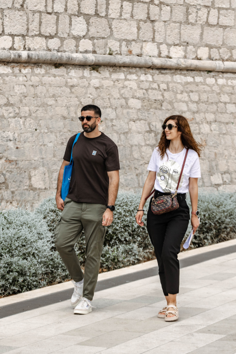 Moda na šibenskim kalama: Dame iz Đira po gradu koje su ukrale sve poglede