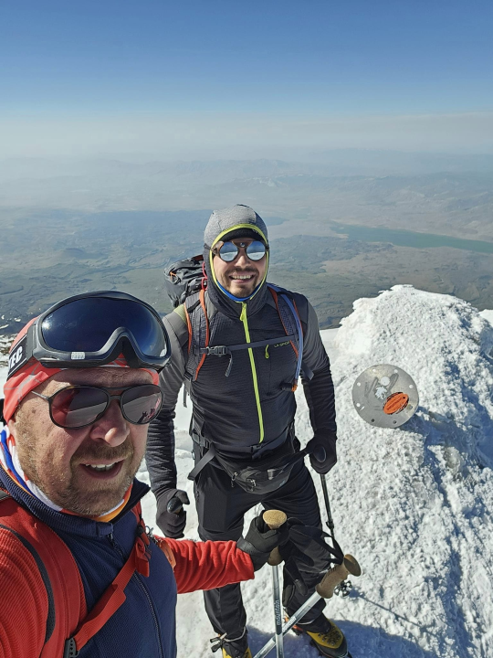 Anton Dobra na vrhu Ararata: Šibenska zastava na mjestu 'gdje se nasukala Noina arka'