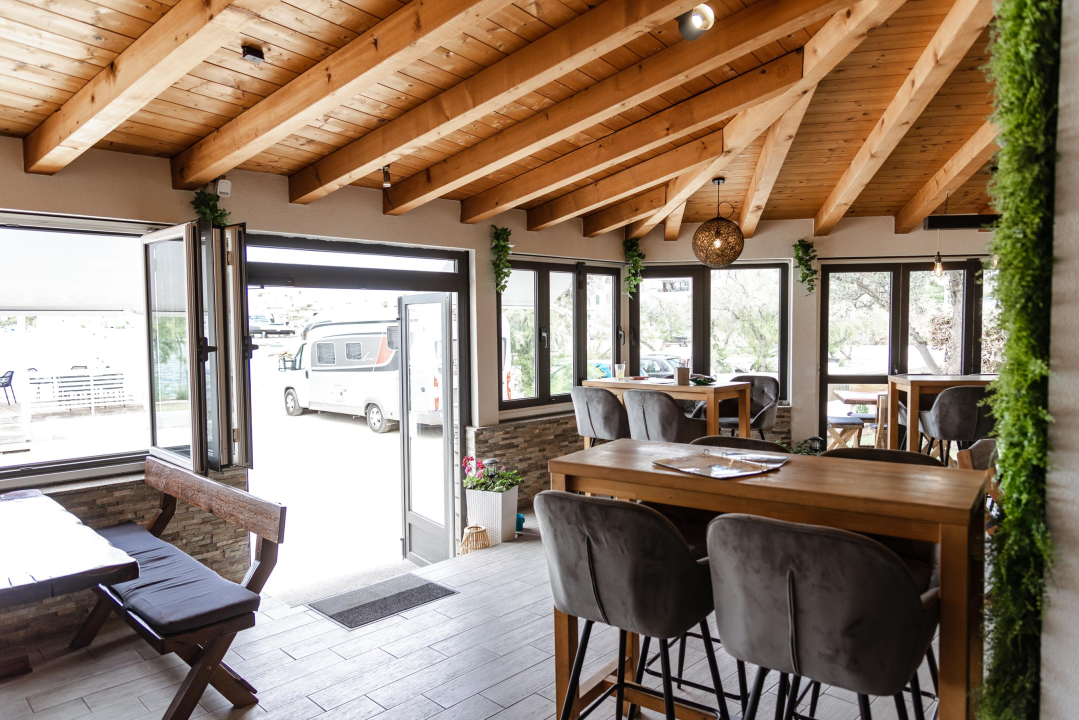 Posjetite Pizzeriju Delfin i uživajte u raznim specijalitetima!