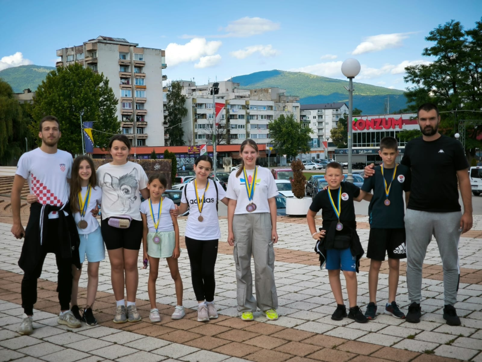 Mladi karataši Murtera osvojili 12 medalja u posljednja tri vikenda sezone
