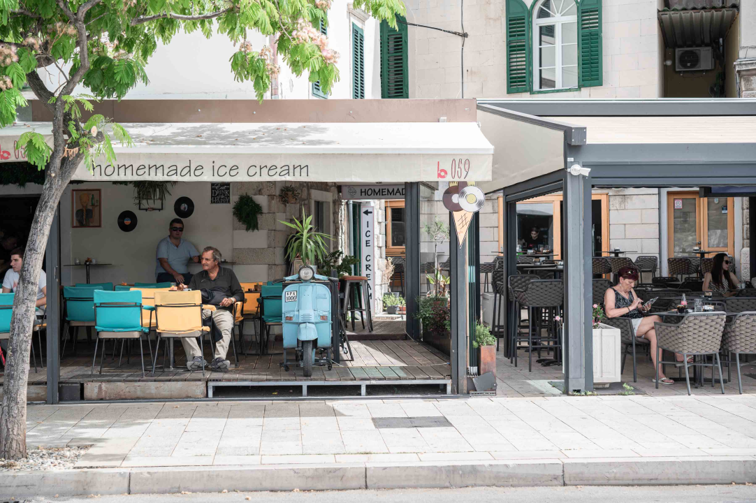 Kugla sladoleda za samo jedan euro u B059 na šibenskoj rivi! 