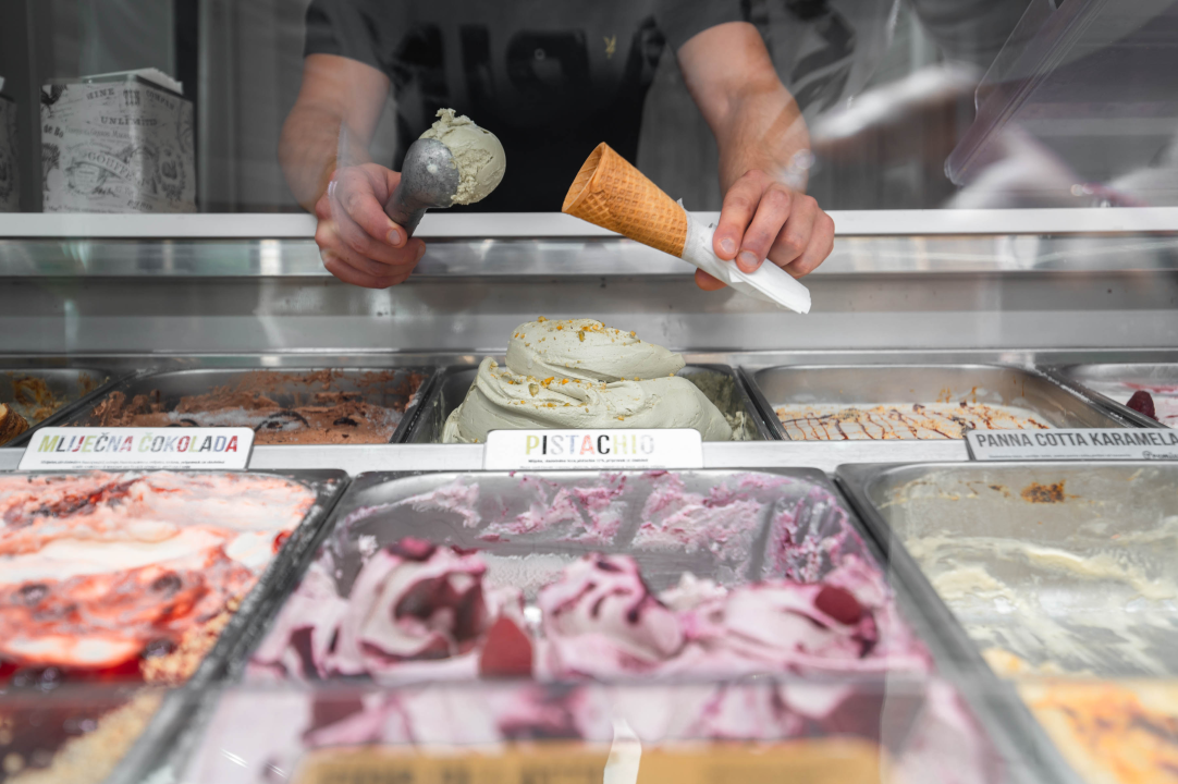 Kugla sladoleda za samo jedan euro u B059 na šibenskoj rivi! 