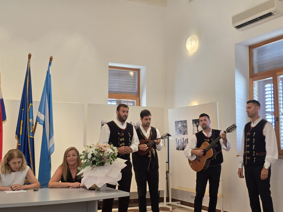 Uoči Dana općine u Rogoznici otvoren novouređeni dio rive 