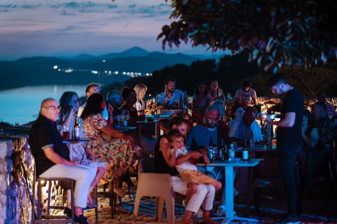 Čileanski gitarist svirao sa suprugom, šibenskim zetom, Nikolinom Kapitanović i Antom Bumbakom 