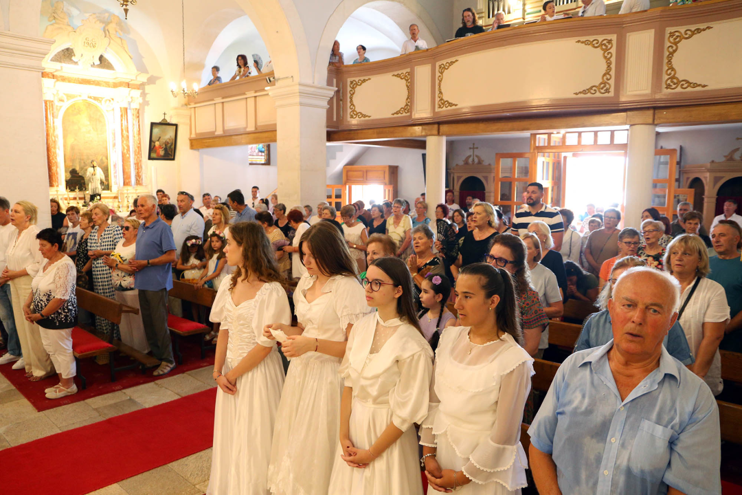 U Rogoznici proslavljena Gospa od kapelice