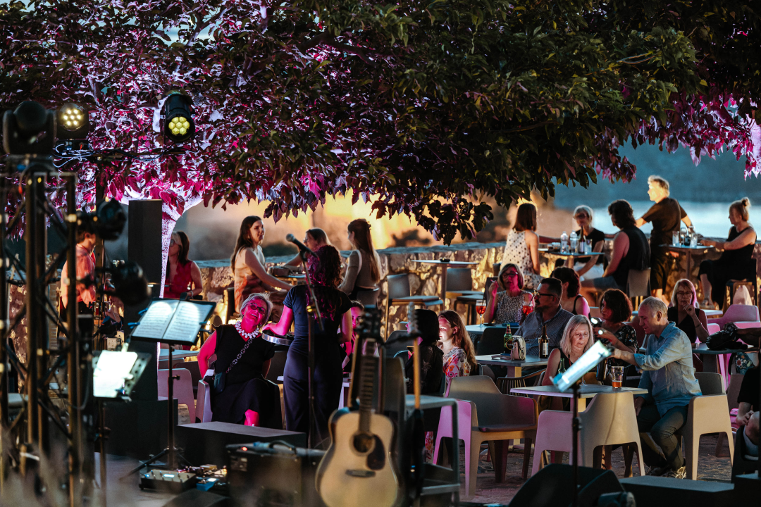 Ivan Pešut svirao od laganih balada do zagrijavanja za techno party na Martinskoj 