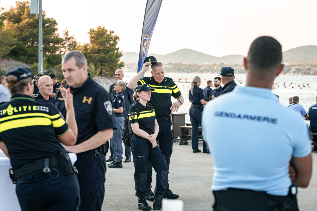 Na Martinskoj se okupili policajci, a Božinović poručio: 'Jedna smo od najsigurnijih zemalja na svijetu'
