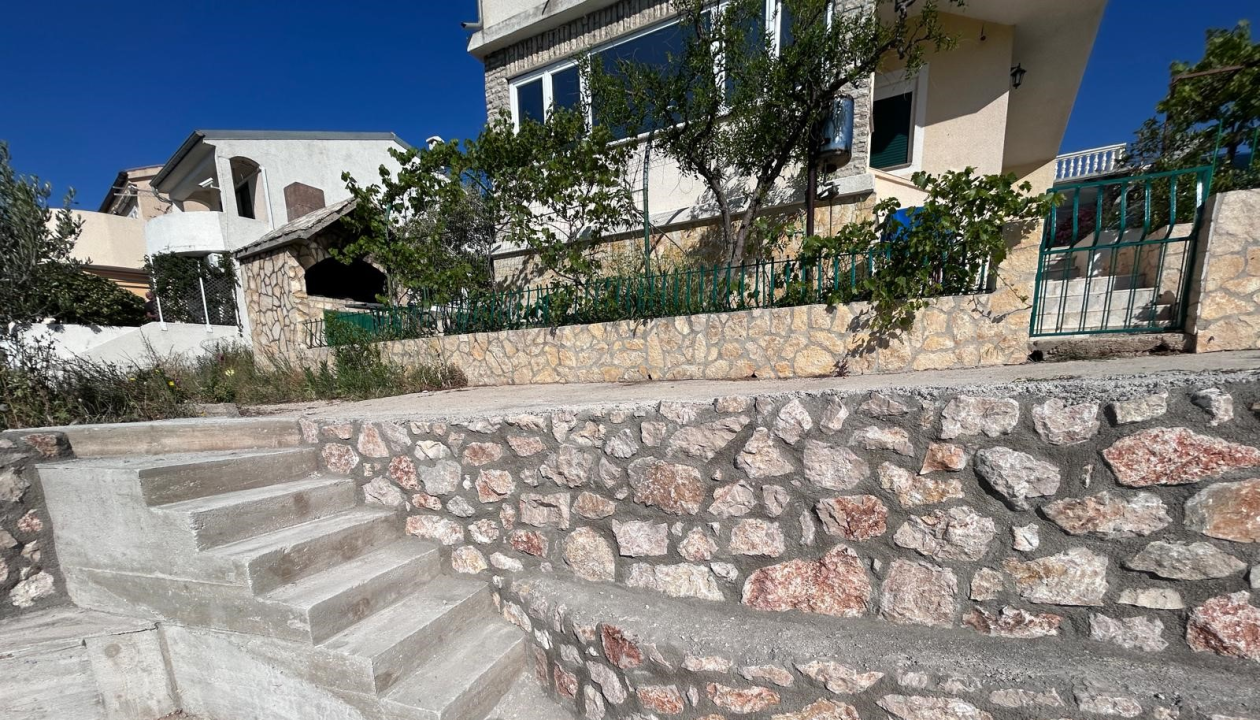 U sanaciju pomorskog dobra u Žaboriću i na Zlarinu uloženo 70 tisuća eura