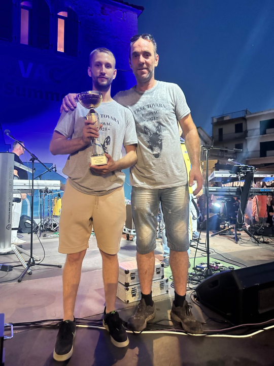 Ante Baus pobjednik trke na tovarima u Pirovcu