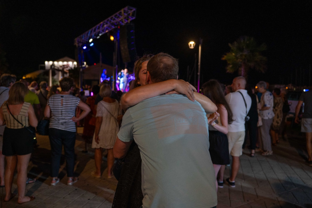 Vodička fešta okupila rekordan broj ljudi: Iće i piće, Mile Perkov, Fenixi, Spectrum i legendarni Petar Grašo