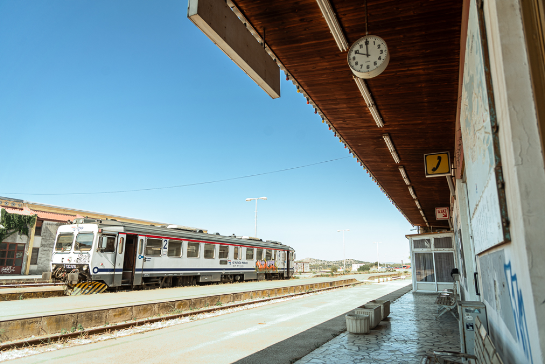 SDP-ovci sa željezničkog kolodvora Butkoviću: 'Uhvati se posla ili pospremi police i idi doma'