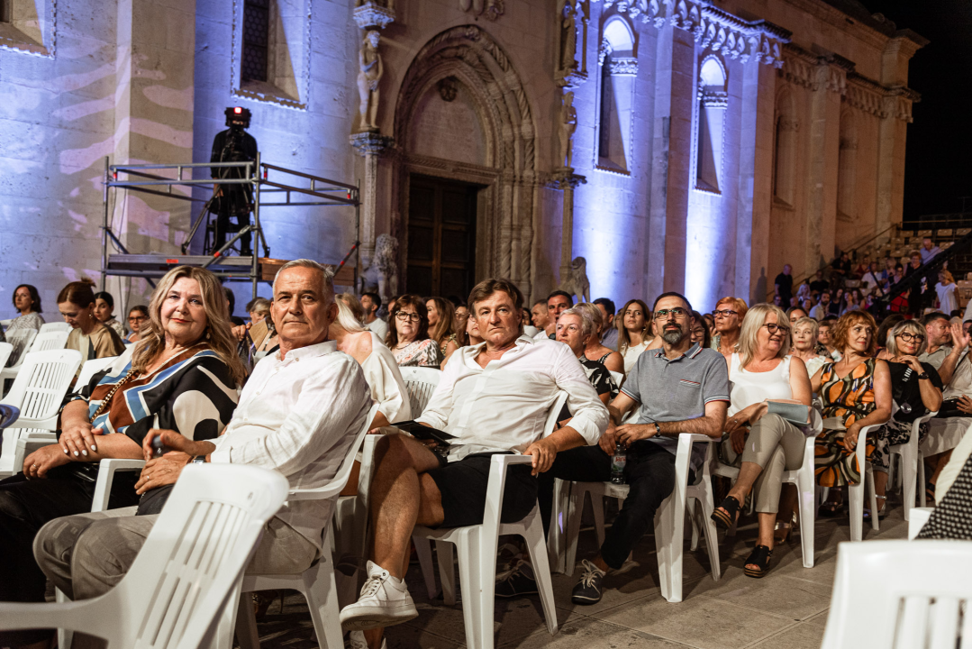 Duška Brčić-Šušak pobjednica Večeri dalmatinske šansone, Ibrica Jusić dobio nagradu za životno djelo