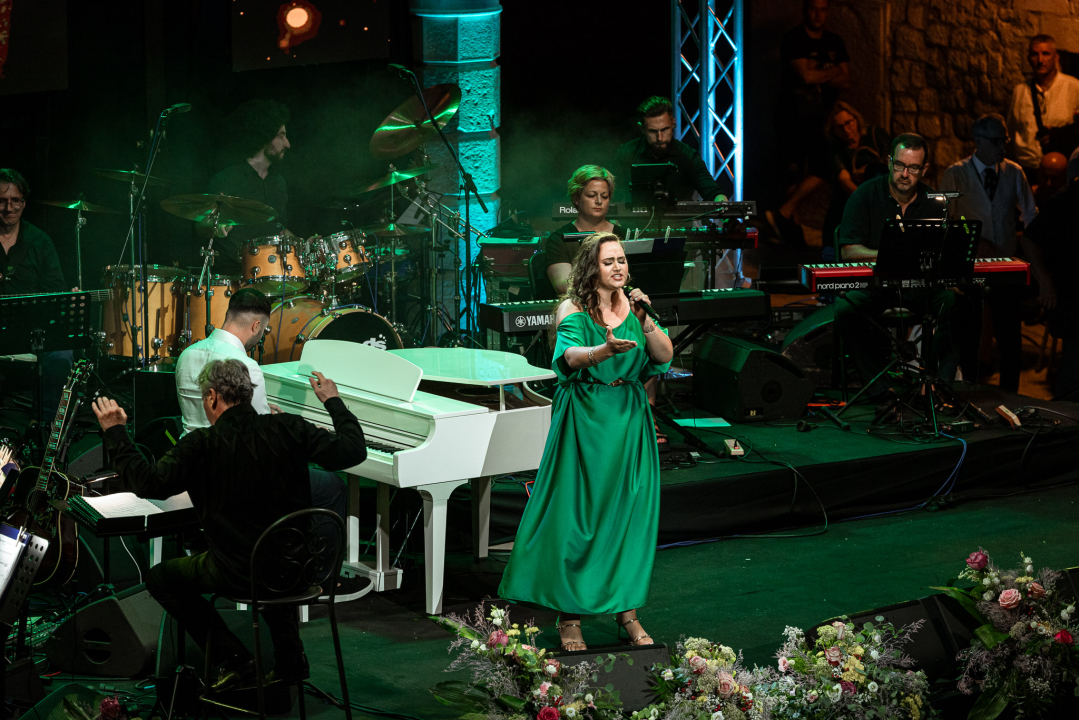 Duška Brčić-Šušak pobjednica Večeri dalmatinske šansone, Ibrica Jusić dobio nagradu za životno djelo