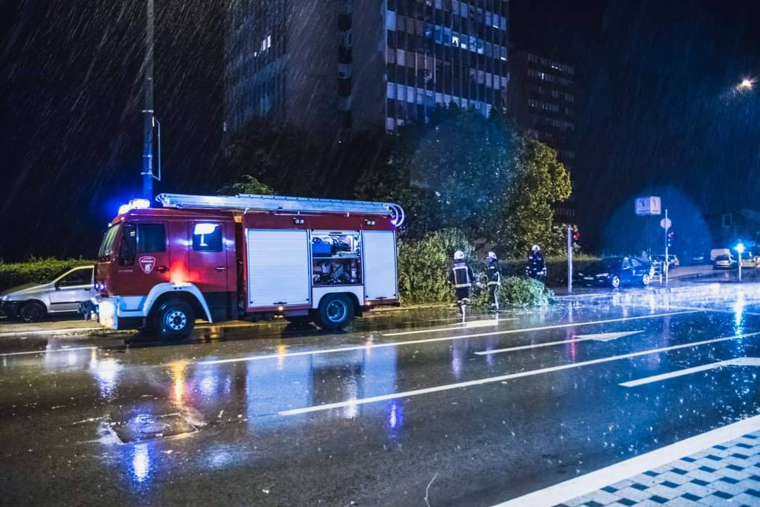 Znate li zašto su svjetla hitnih službi plava? Sve ima veze s - nacistima  