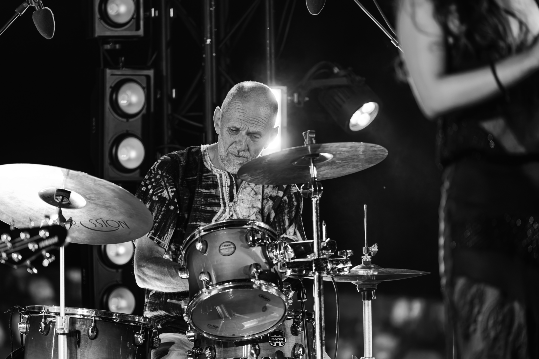 Black Coffee i Ana Uršula Najev na rasprodanom Baroneu: Spoj mladosti i iskustva