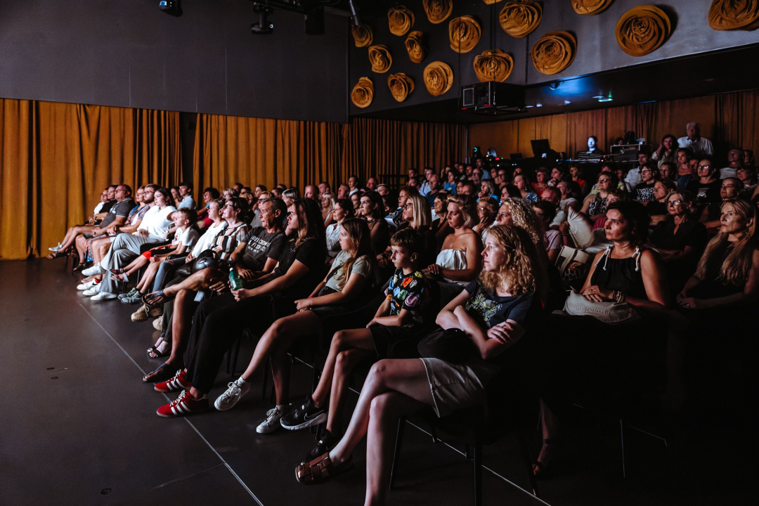 Novi film oskarovca Denisa Tanovića sniman na Prviću: 'Filma ne bi bilo bez ljudi s otoka koji su toliko pomogli'