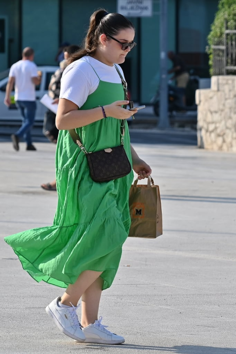 Šarene haljine i trendi komadi zavladali Šibenikom