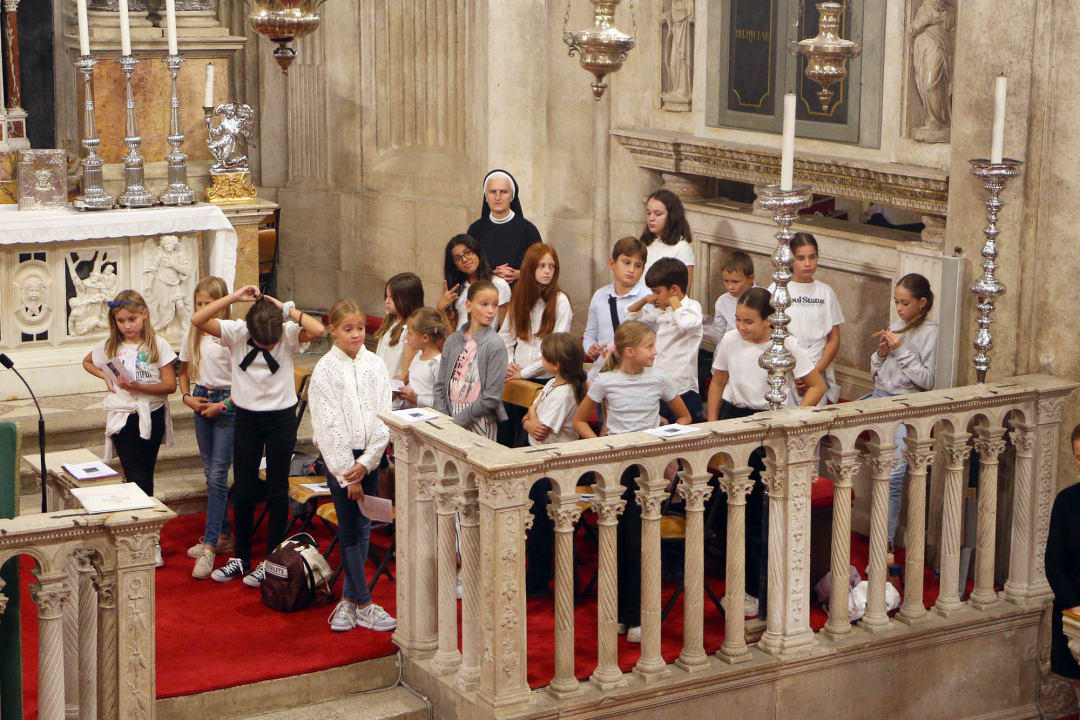 U prvom danu Devetnice sv. Mihovilu sudjelovalo šest dječjih zborova