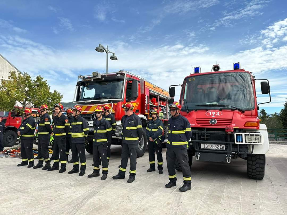 U punoj spremi održana smotra operativnih snaga civilne zaštite Grada Drniša
