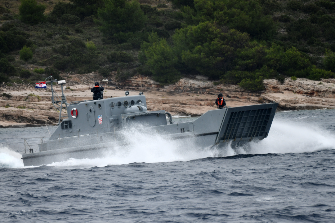Milanović pratio vojnu vježbu na pomorskom poligonu Žirje