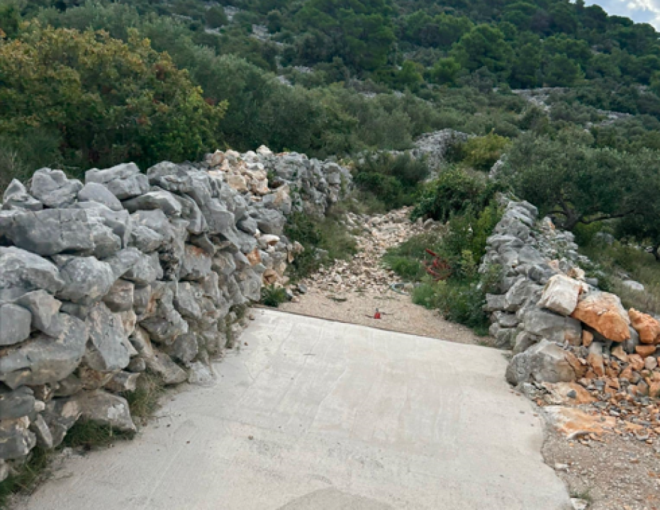 Uređenje šetnice na otoku Kapriju ide dalje: Grad Šibenik ugovorio radove vrijedne 76.404 eura