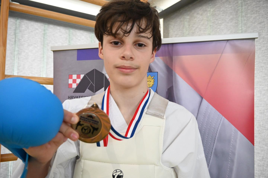 Karate klubu Okit Vodice pregršt medalja i ekipna titula na drugom kolu Dalmatinske lige