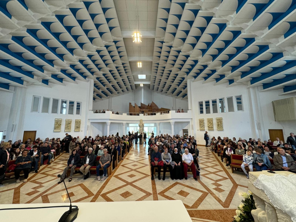 Vjernici Šibenske biskupije hodočastili u Sisak i Varaždin