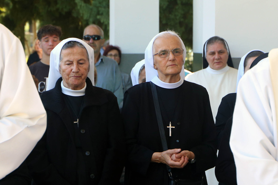 Biskup Rogić predvodio misu na gradskom groblju Kvanj