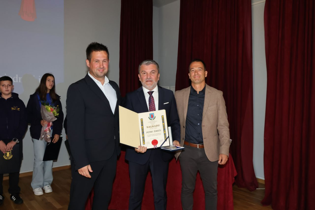 Održana svečana sjednica Općine Tisno, zaslužnim pojedincima uručene nagrade