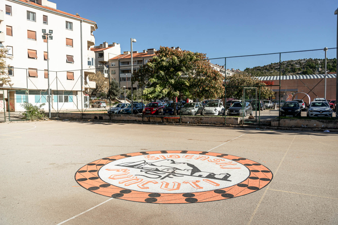 Šibenik diše narančasto: Kvartovi postaju galerije za navijačku umjetnost (2. dio)