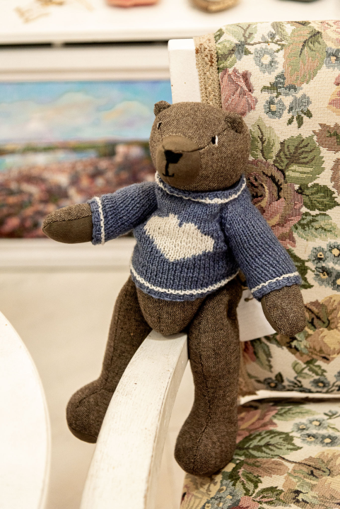 Božić je stigao u Galeriju Juraj Dalmatinac: Pronađite unikatne umjetnine i darove!